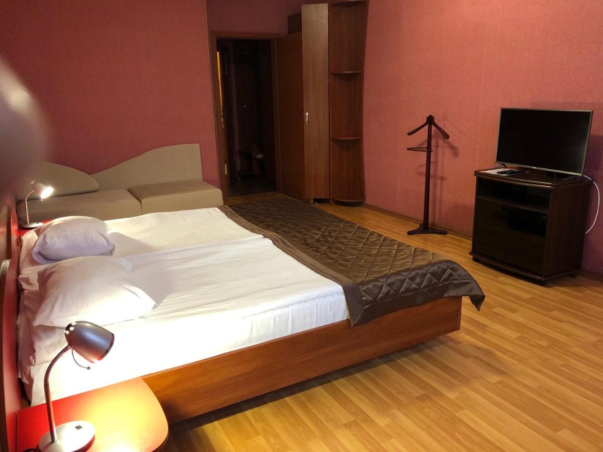 Comfort Hotel Киев Екстериор снимка