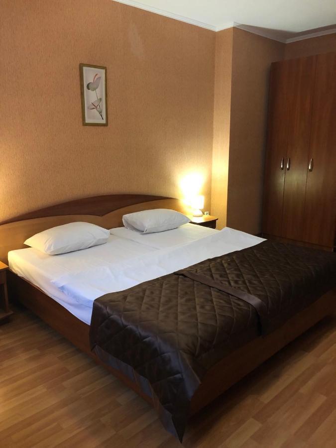 Comfort Hotel Киев Екстериор снимка