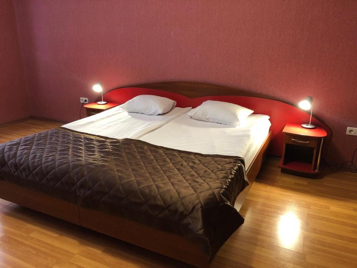 Comfort Hotel Киев Екстериор снимка