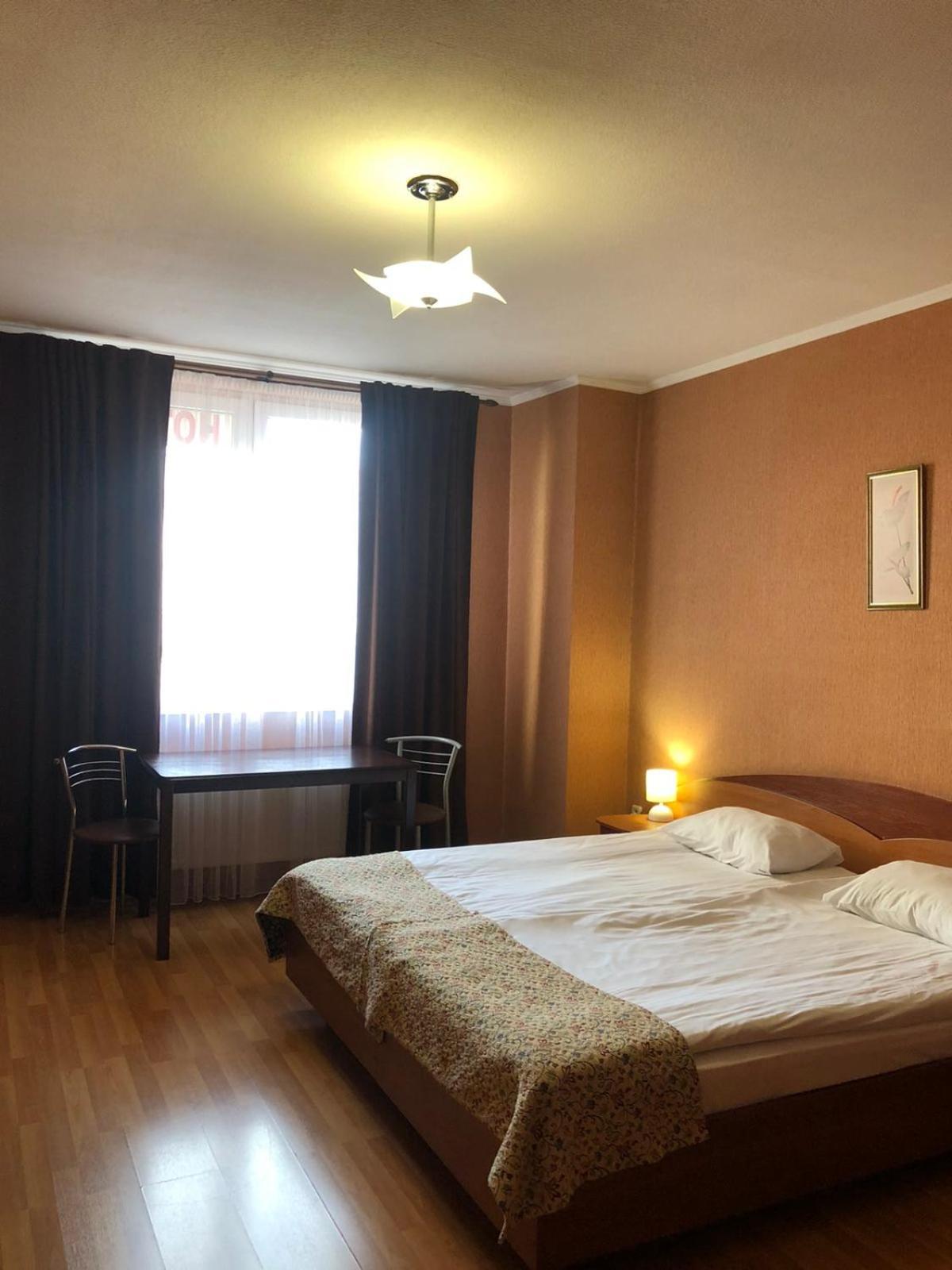 Comfort Hotel Киев Екстериор снимка
