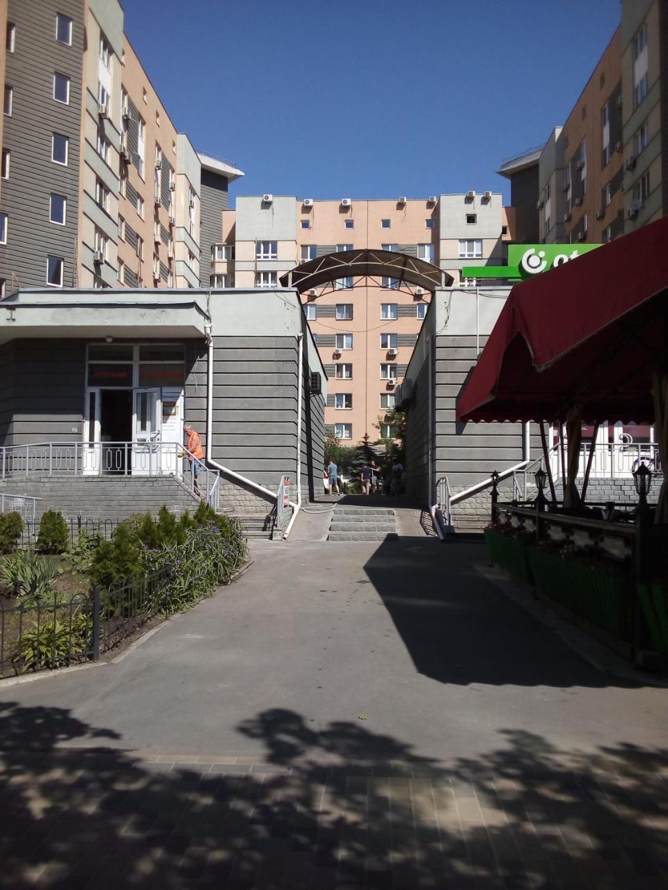 Comfort Hotel Киев Екстериор снимка